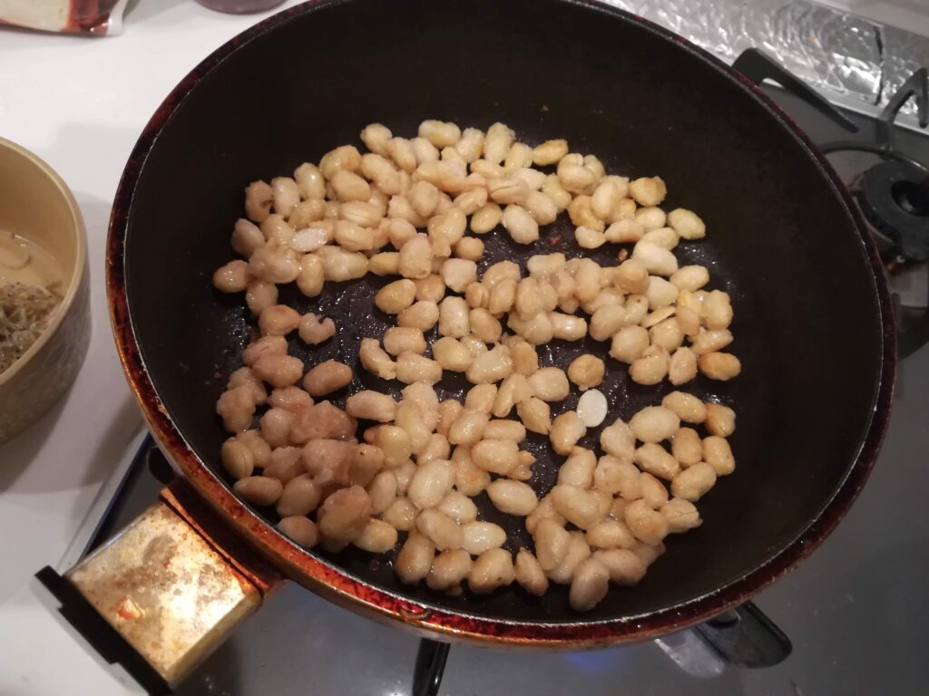 完成したカリカリの大豆