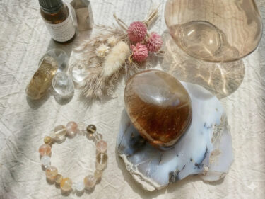 パワーストーンで現実は変わる？「ワクワク」しても叶わない時の乗り越え方｜スモーキークォーツ