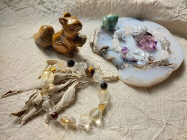 パワーストーンで引き寄せ体験！プラチナルチルとタイガーアイが教えてくれた「器」の育て方